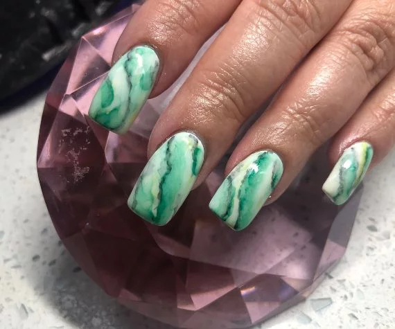 p2 unhas marmorizadas