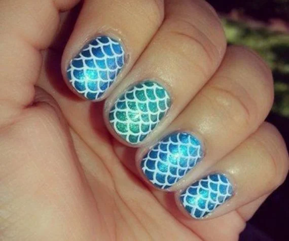 Unhas com efeito de escama de peixe
