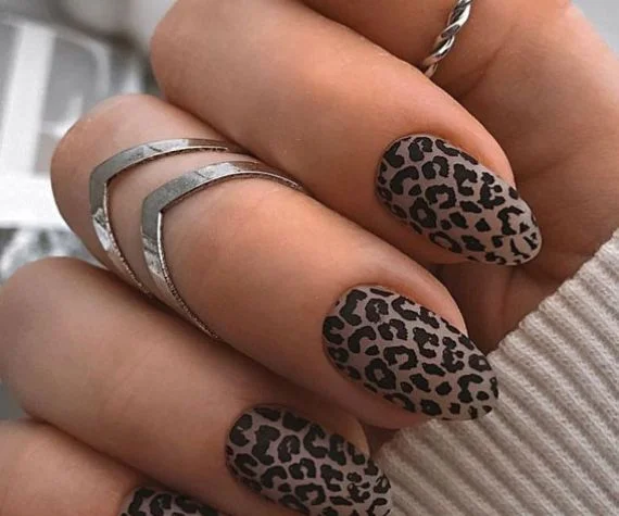 Unhas com Estampa de leopardo