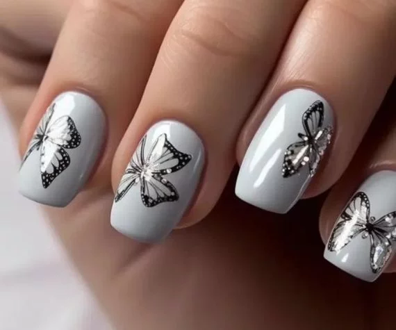 Unhas com Estampas de borboleta