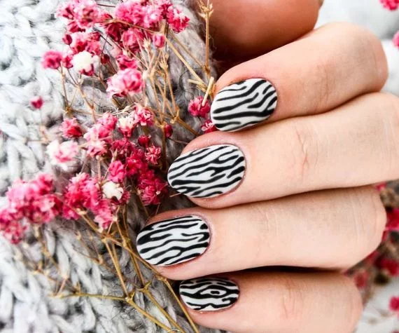 Unhas com Estampas de zebra