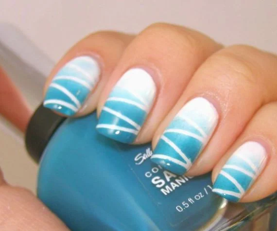 Unhas com Linhas diagonais