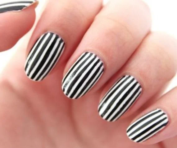 unhas com listras