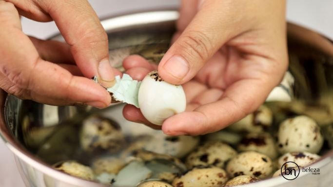 Como Descascar Ovo de Codorna: 5 Técnicas Práticas e Deliciosas