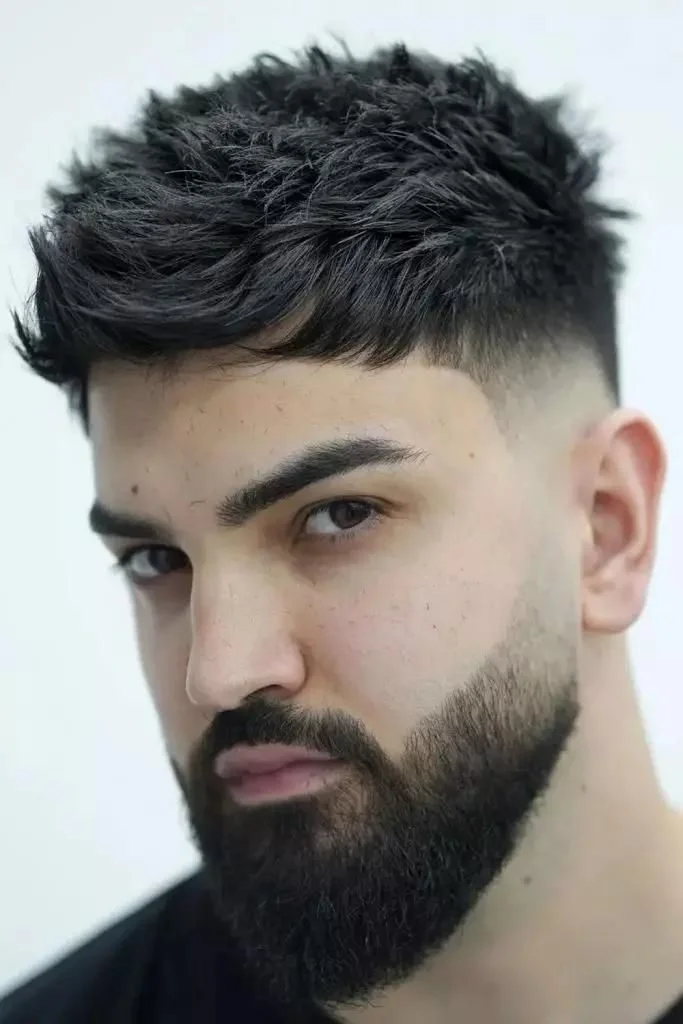 Corte de cabelo masculino com mechas fashion