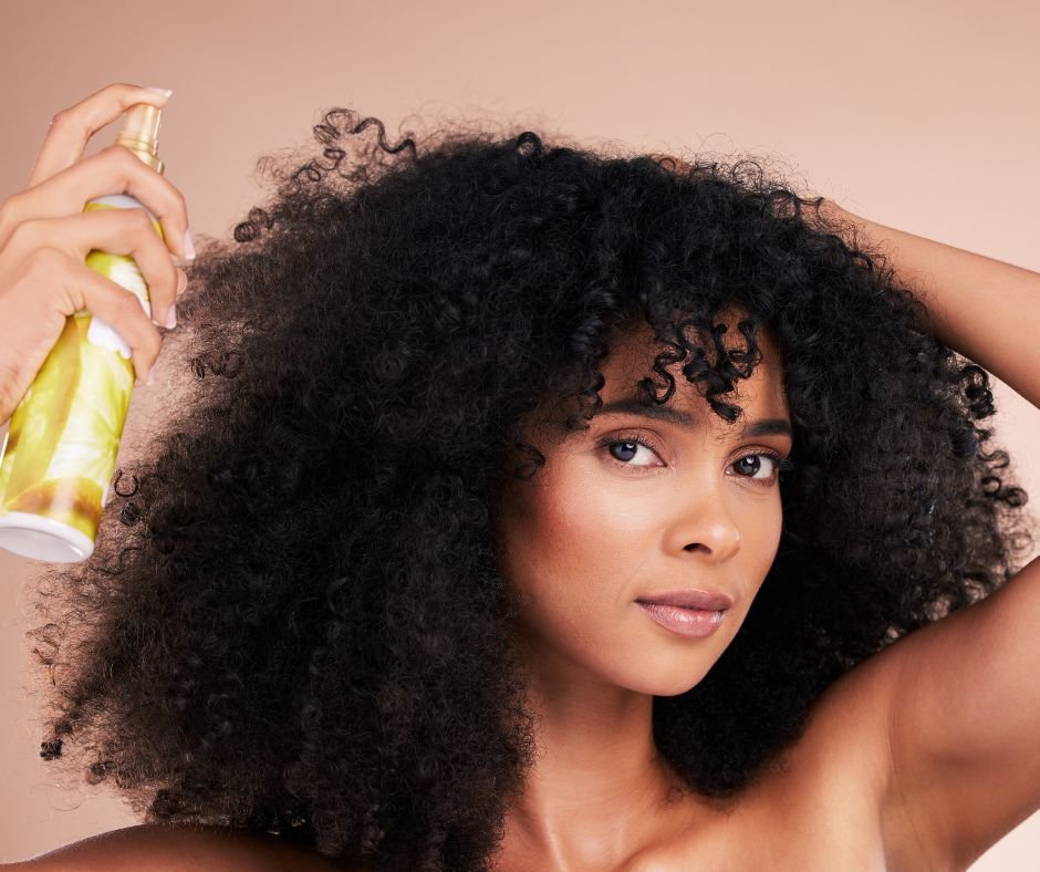 Domando O Frizz Dos Cabelos: Descubra As Causas E Encontre Soluções! 8 Os melhores produtos para combater os cabelos com frizz