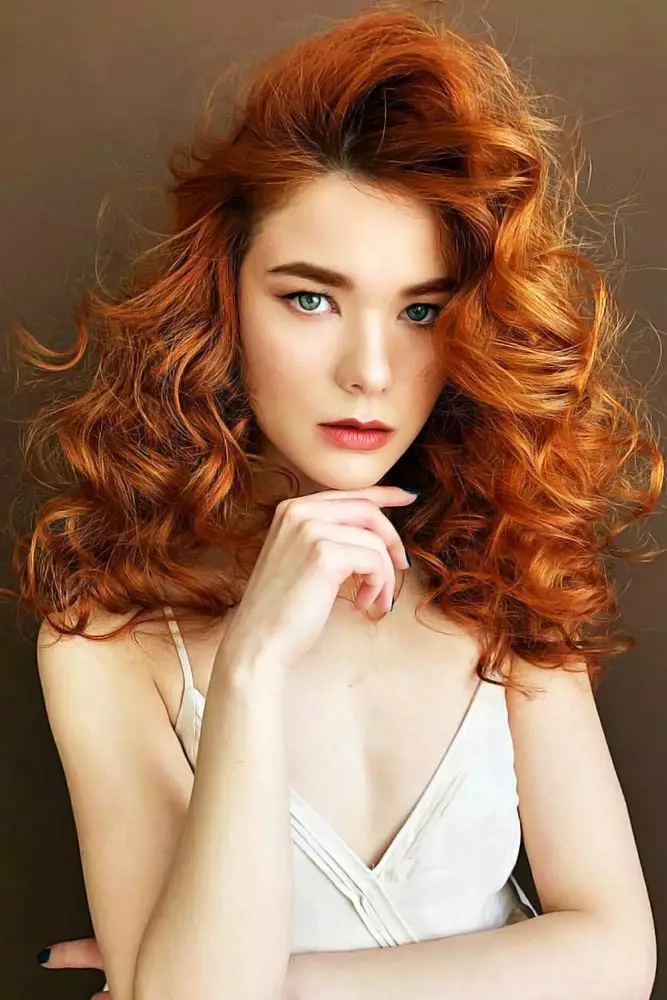 Tabela De Cores De Cabelo: Descubra A Tonalidade Ideal Para Valorizar Seu Visual 26 Cobre Dourado