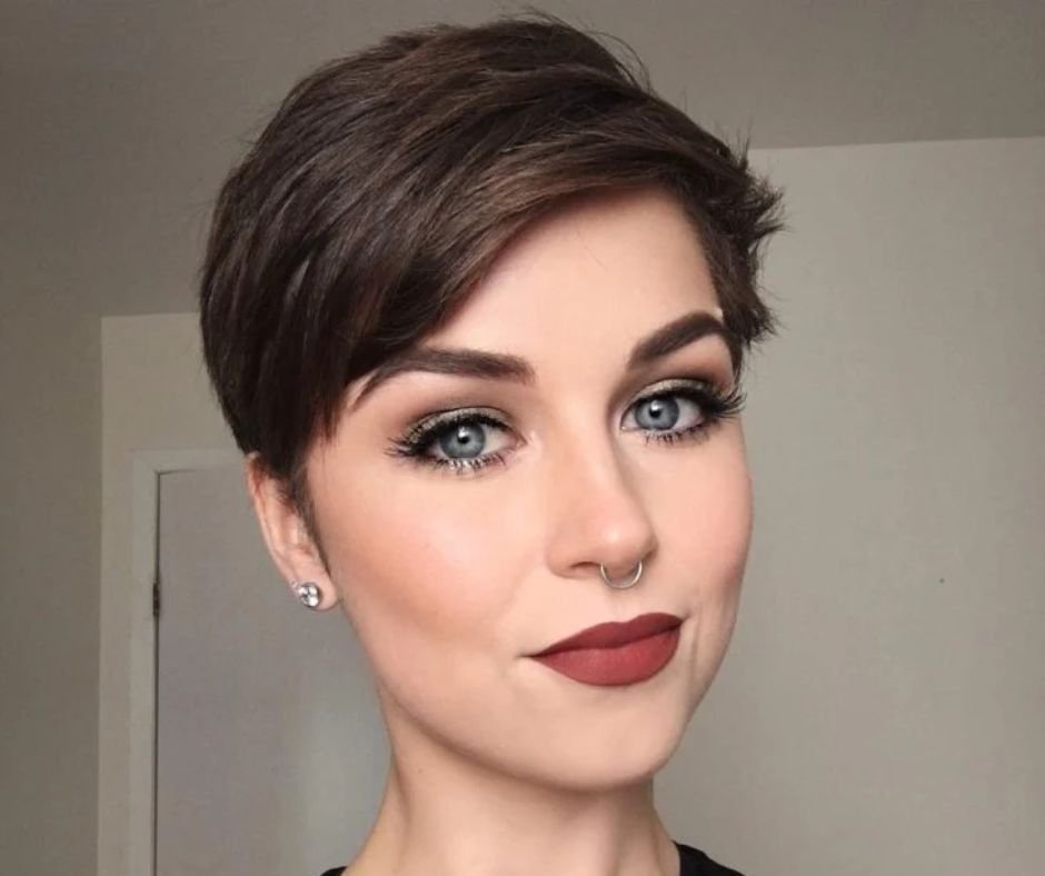 Arrase Com Seu Novo Visual: 10 Ideias Incríveis Para Cabelo Curto 8 corte de cabelo curto rosto oval 1