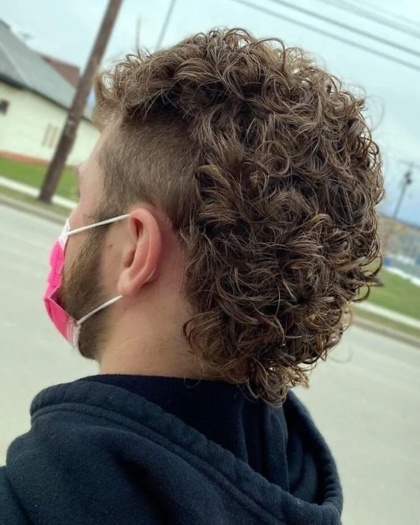 corte de cabelo mullet cacheados