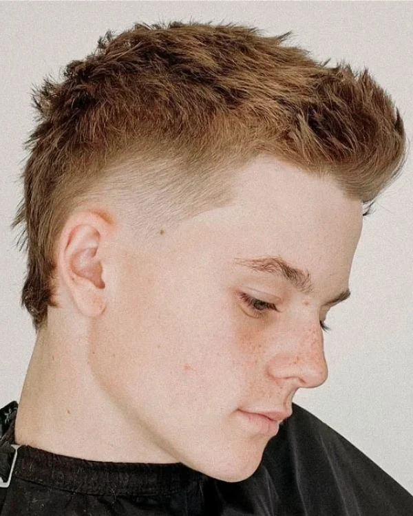 corte de cabelo mullet topete