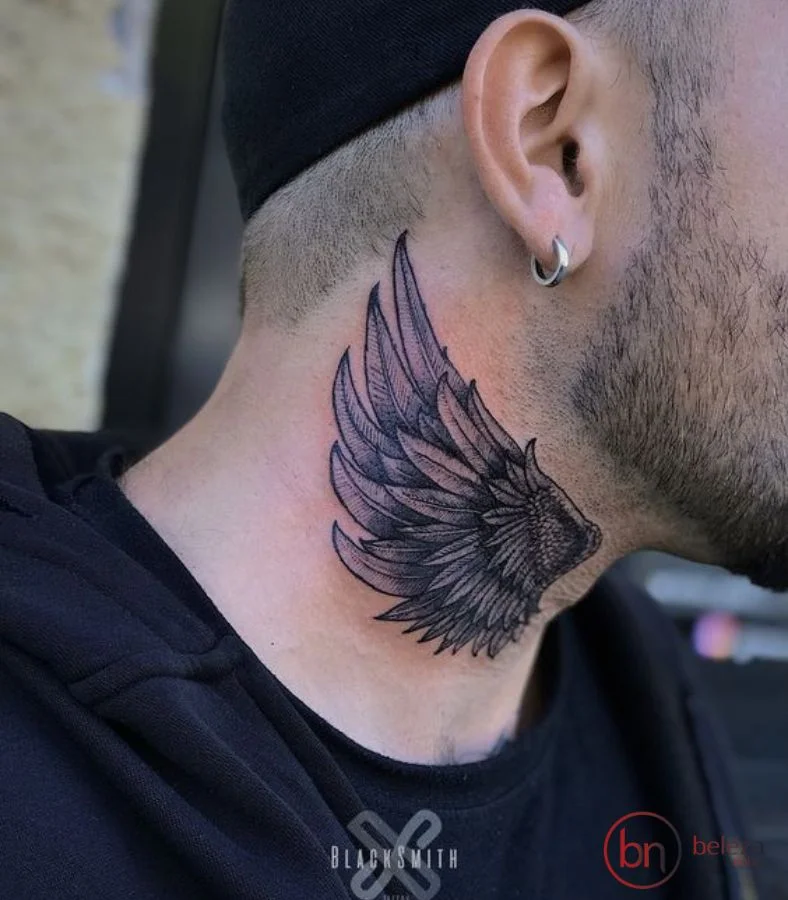 Tatuagem No Pescoço Masculino: 50 Ideias Incríveis 35 tatuagem no pescoço masculino com desenho de asas