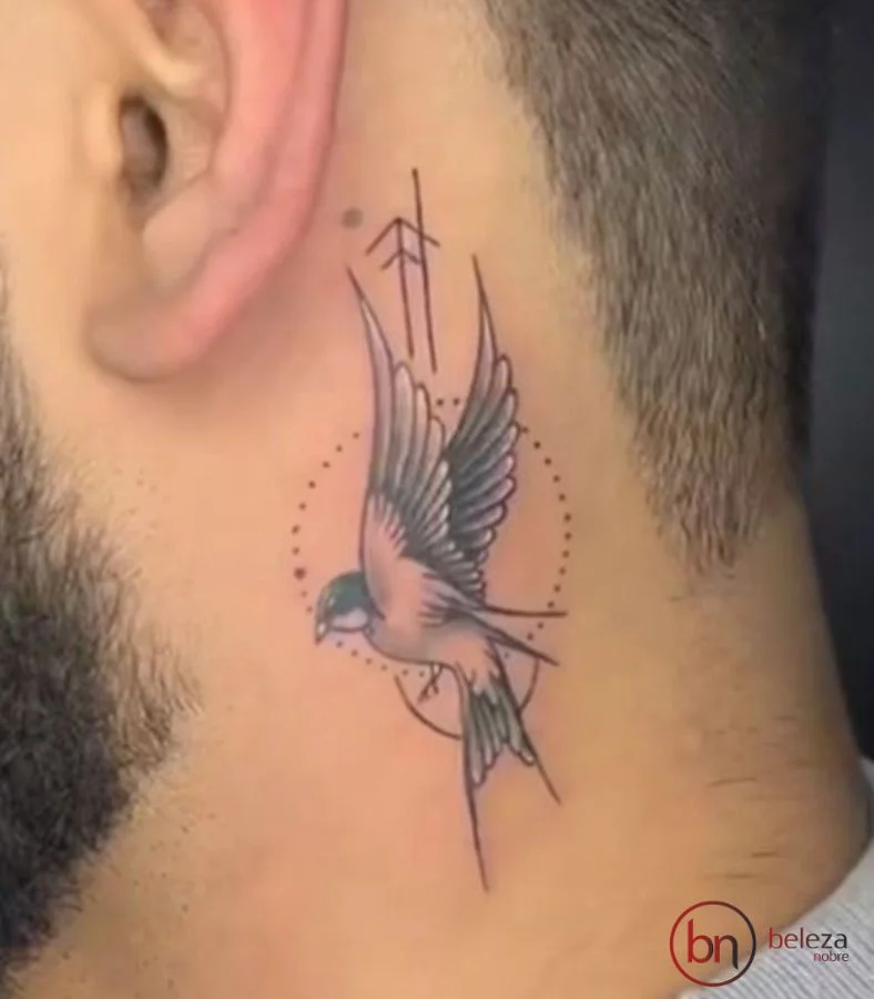 Tatuagem No Pescoço Masculino: 50 Ideias Incríveis 49 tatuagem no pescoço masculino de beija flor