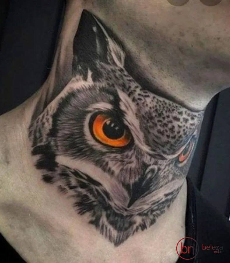 Tatuagem No Pescoço Masculino: 50 Ideias Incríveis 47 tatuagem no pescoço masculino com desenho de coruja