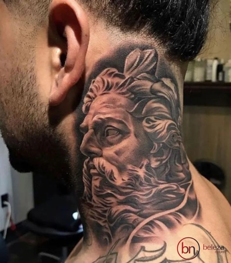 Tatuagem No Pescoço Masculino: 50 Ideias Incríveis 26 tatuagem no pescoço masculino com desenho de deuses antigos