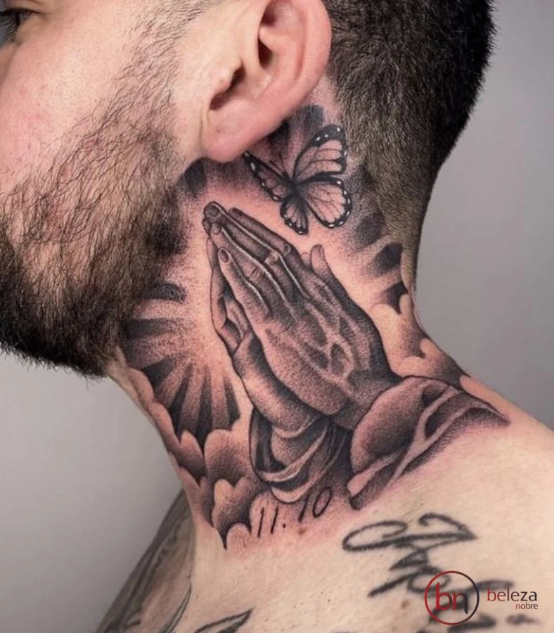 Tatuagem No Pescoço Masculino: 50 Ideias Incríveis 42 tatuagem no pescoço masculino de mãos abençoando