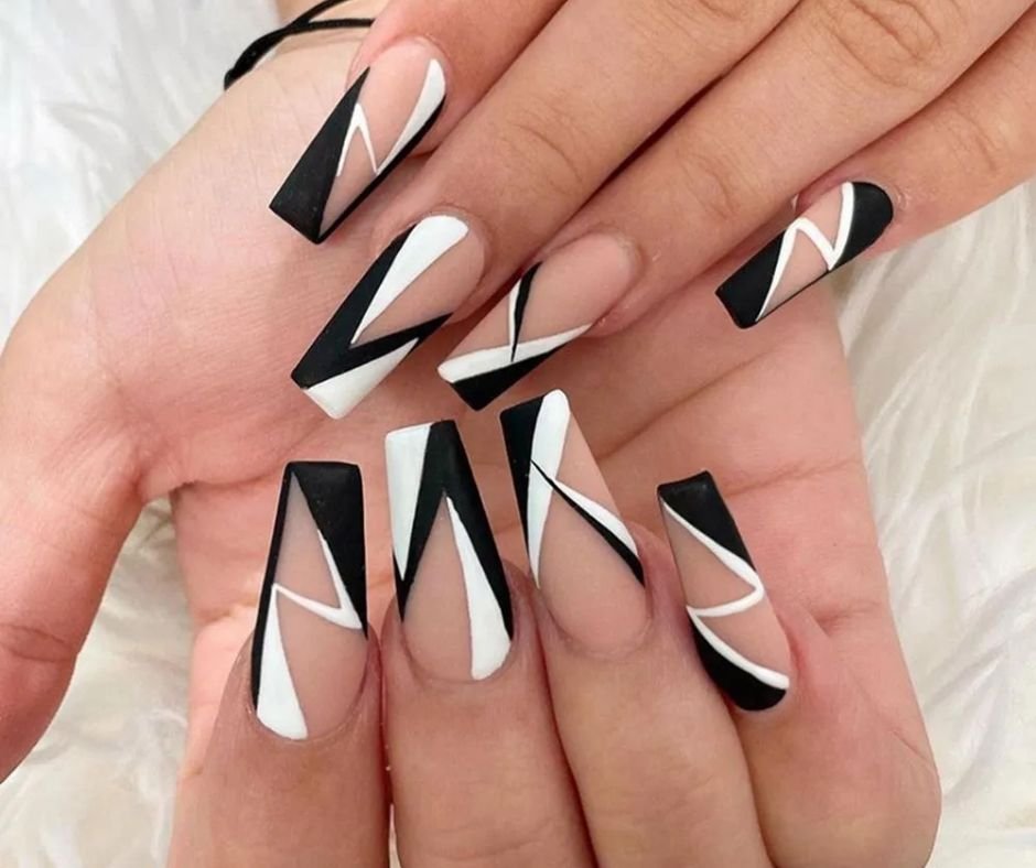Unhas De Fibra De Vidro Decoradas: 10 Tendências Incríveis 12 Unhas de fibra de vidro Estampas Geometricas
