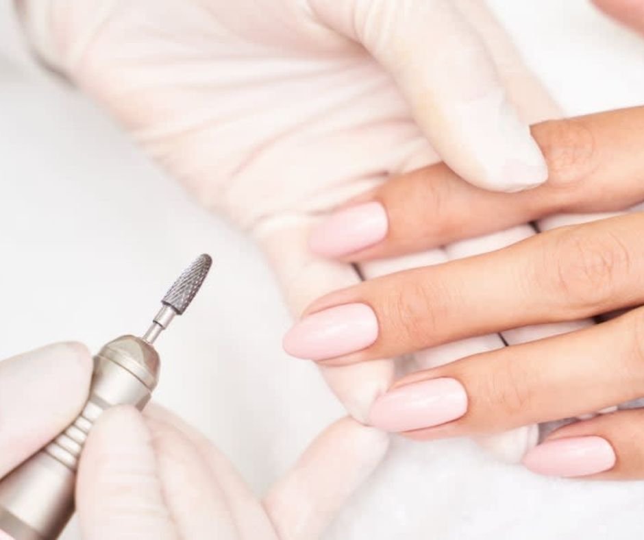 Unhas De Fibra De Vidro Decoradas: 10 Tendências Incríveis 8 Unhas de fibra de vidro minimalista