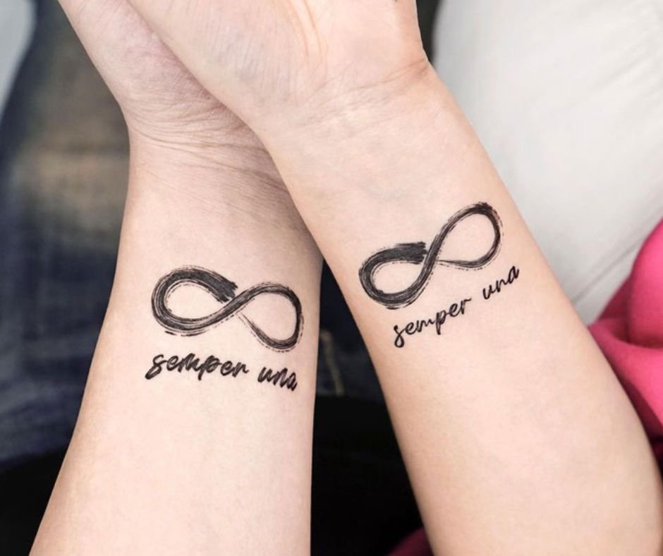 Tatuagem De Casal Pequena: 50 Ideias Delicadas E Significativas 9 tatuagem de casal pequena Simbolo do infinito 1